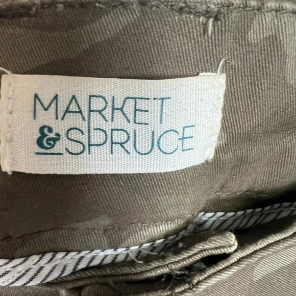 Market & Spruce Women's Camellia Cargo Shorts Olive Green Camo 5" Inseam  Size 8 - Picture 2 of 10